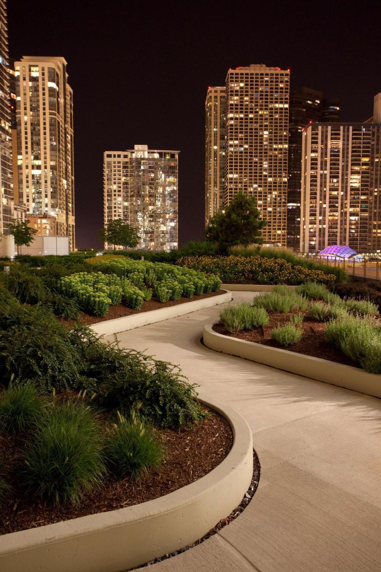 Radisson Blu Aqua Hotel, Chicago Exterior photo