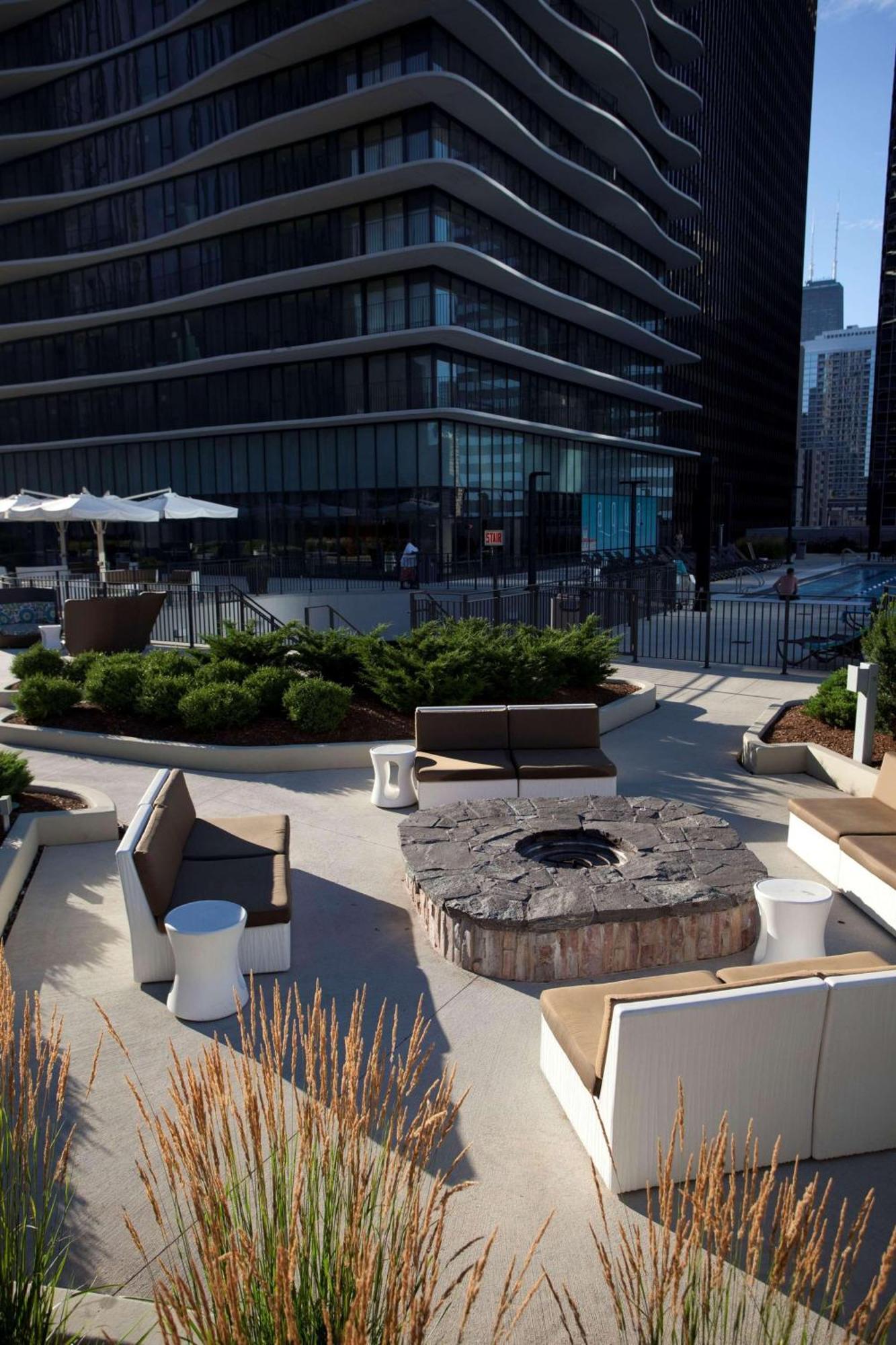 Radisson Blu Aqua Hotel, Chicago Exterior photo