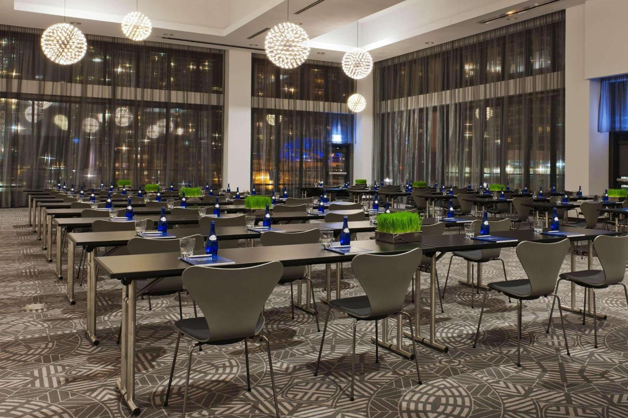 Radisson Blu Aqua Hotel, Chicago Exterior photo